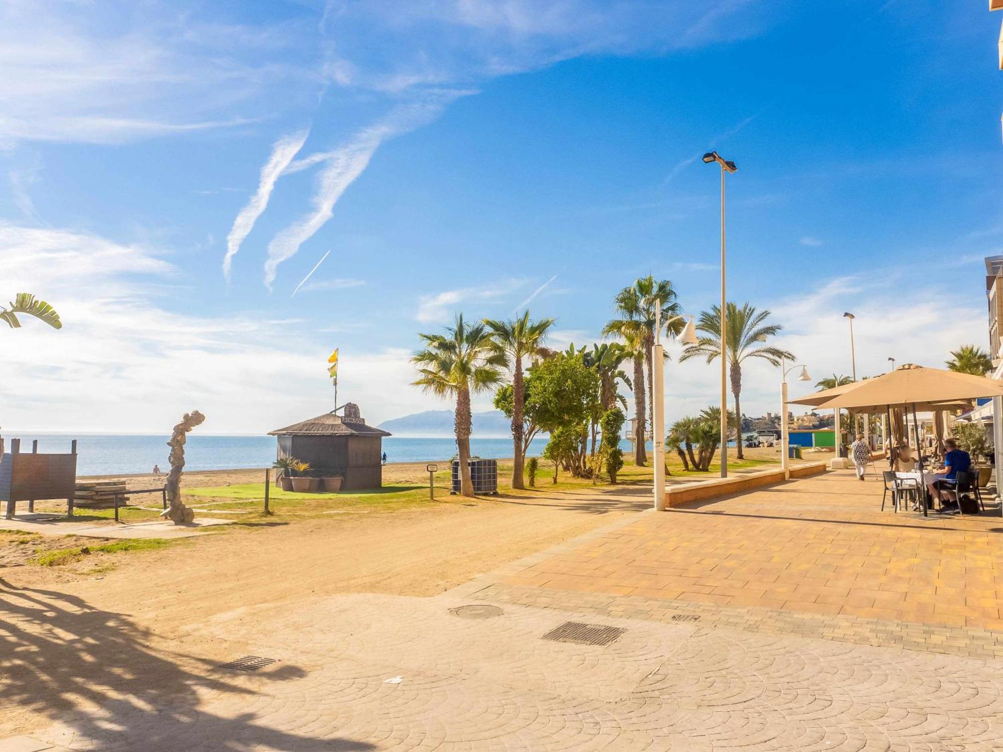 Centrico Apartamento Con Terraza En La Playa Рінкон-де-ла-Вікторія Екстер'єр фото